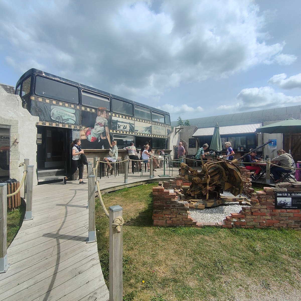 l'Embusqué restaurant in Colleville-sure-mer above omaha beach
